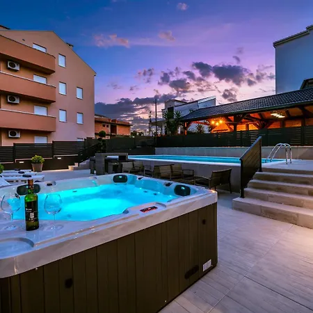 Diamond * Трогір