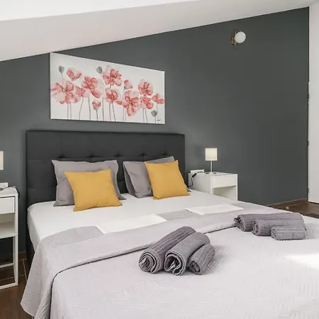 Diamond * Трогір