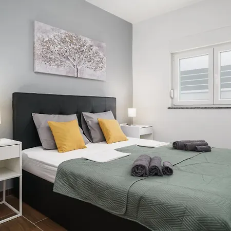 Апартаменти Diamond Трогір