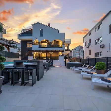 Diamond Трогір